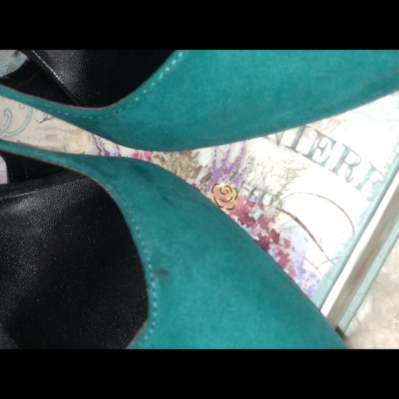 Colorblock Pumps - Picture 3 of 5